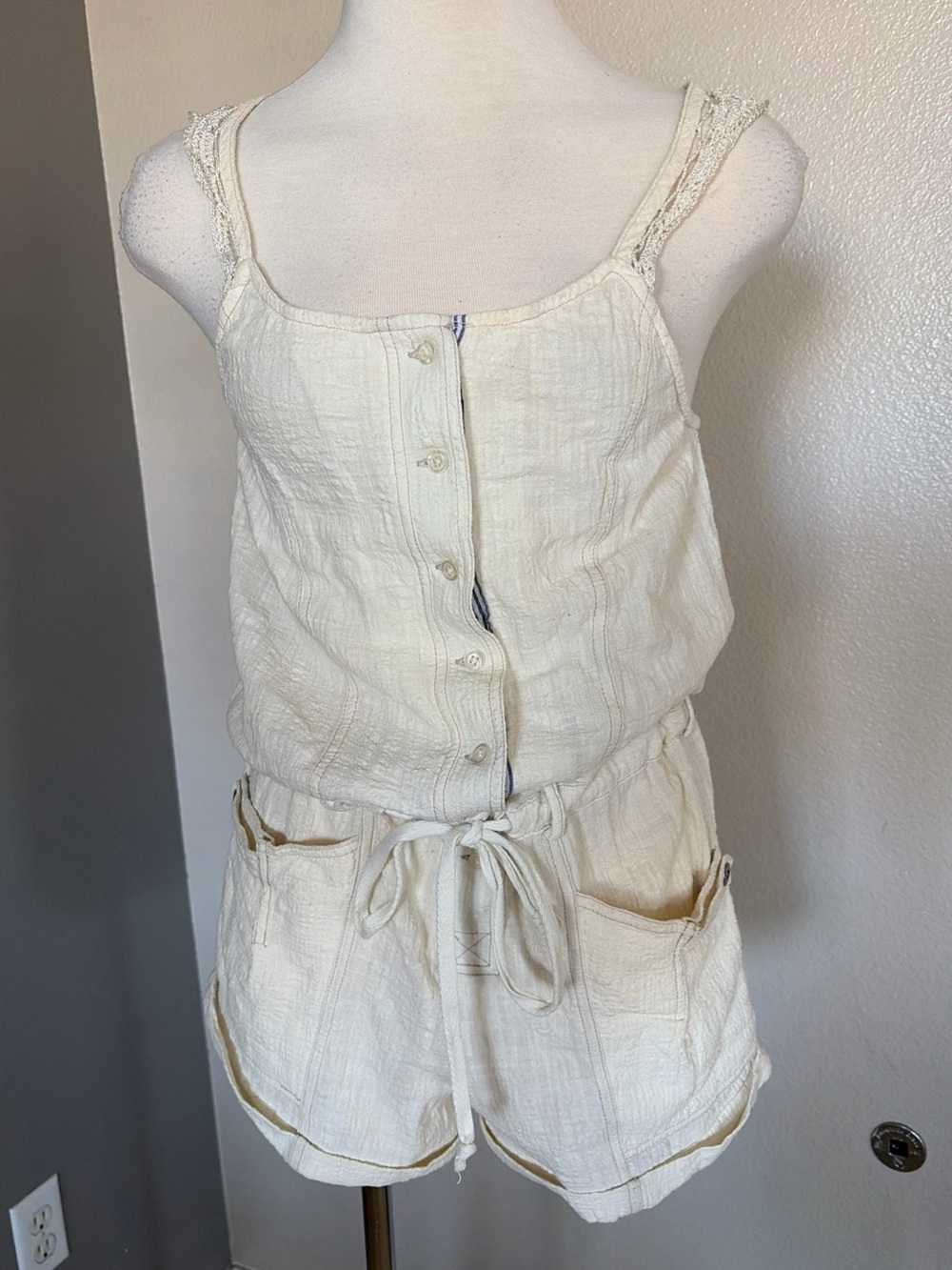 Free People Cream Cotton Fabric Care Tag